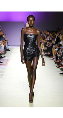 Versace Spring 2019 MFW / Versace весна-лето 2019 Неделя моды в Милане